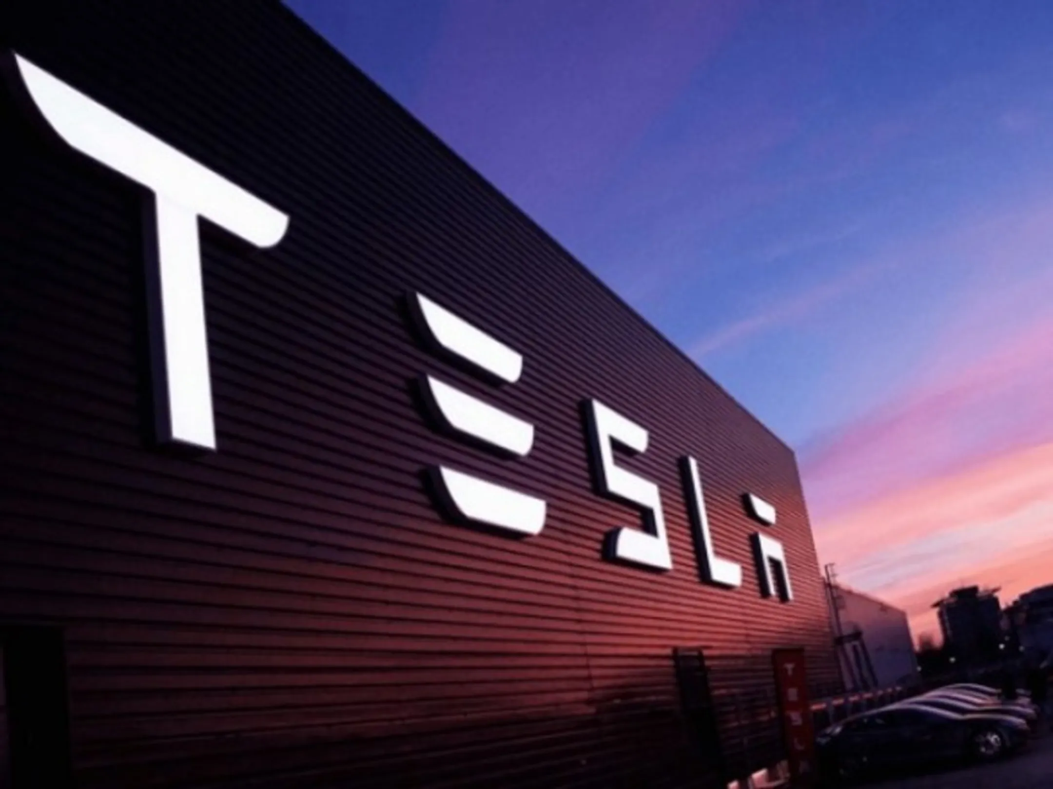 Tesla запустила собственный страховой проект - Image Kapital.kz