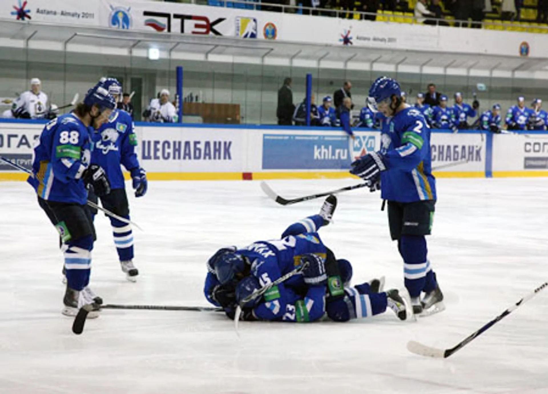 Капитал - «Амур» повержен, впереди «Атлант»