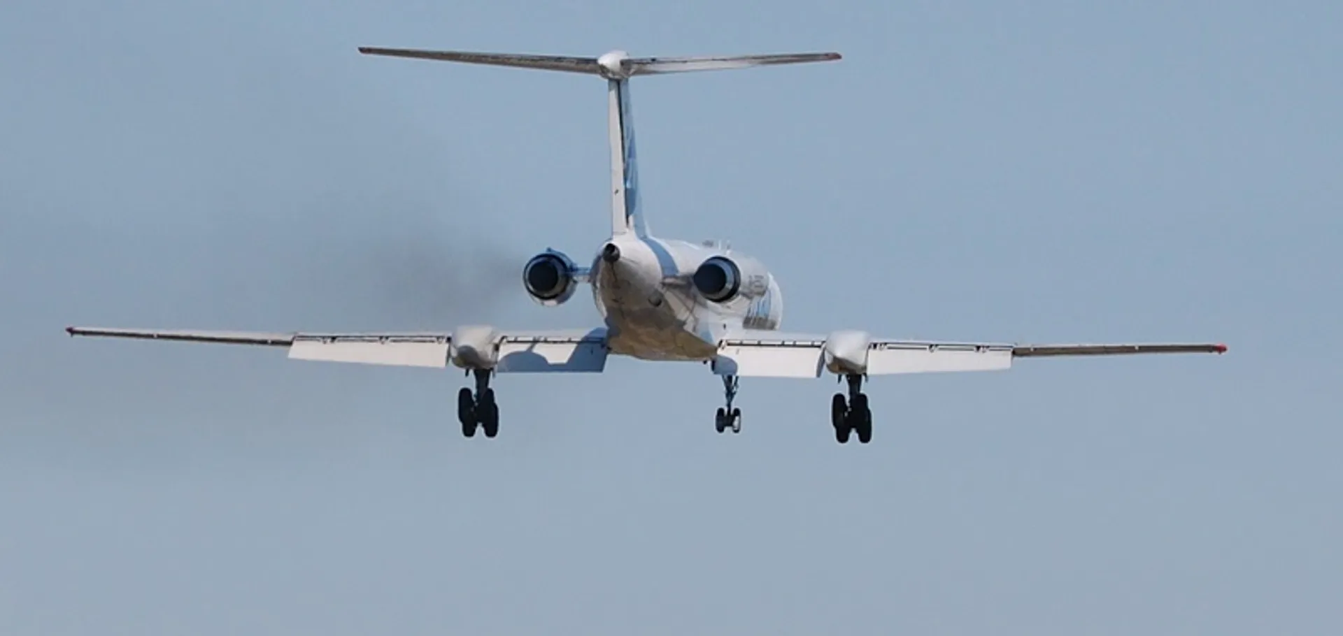 Капитал - Самолет с хоккеистами «Молот-Прикамье» аварийно приземлился в Астане