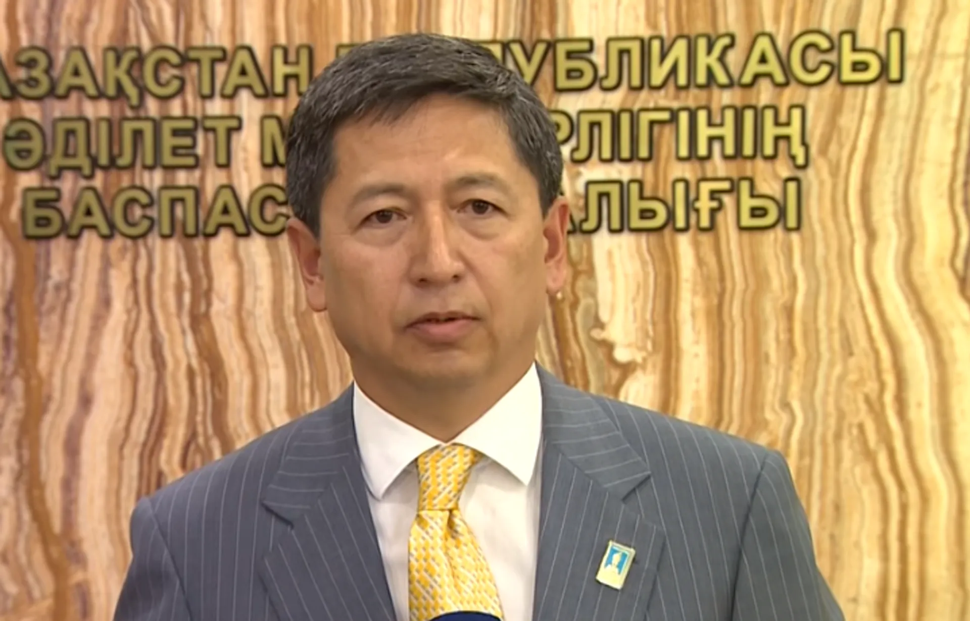 Капитал - Президент временно отстранил от работы Куатжана Уалиева