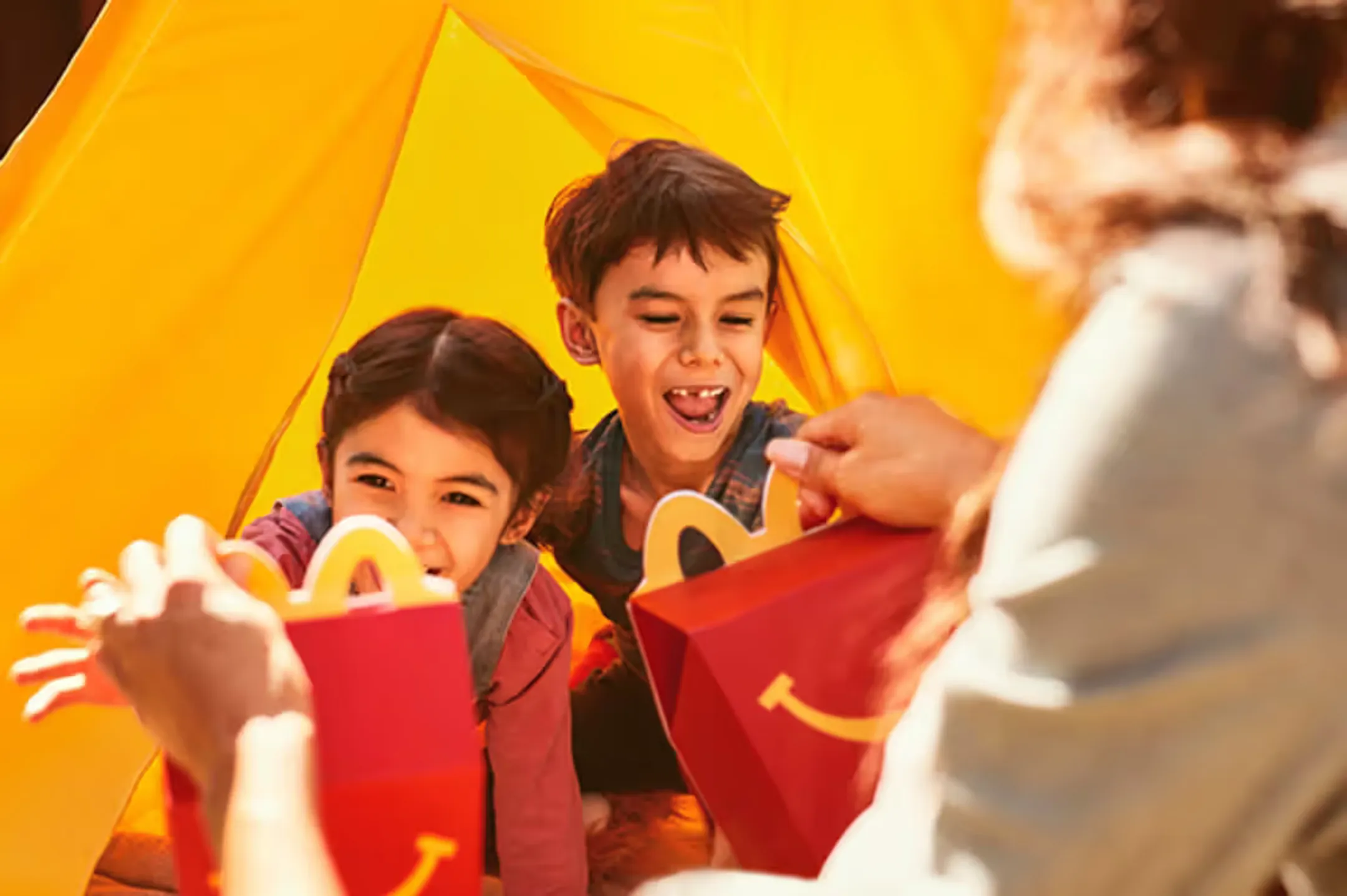 Детские комплексные наборы еды Happy Meal. Фото: mcdonalds.com