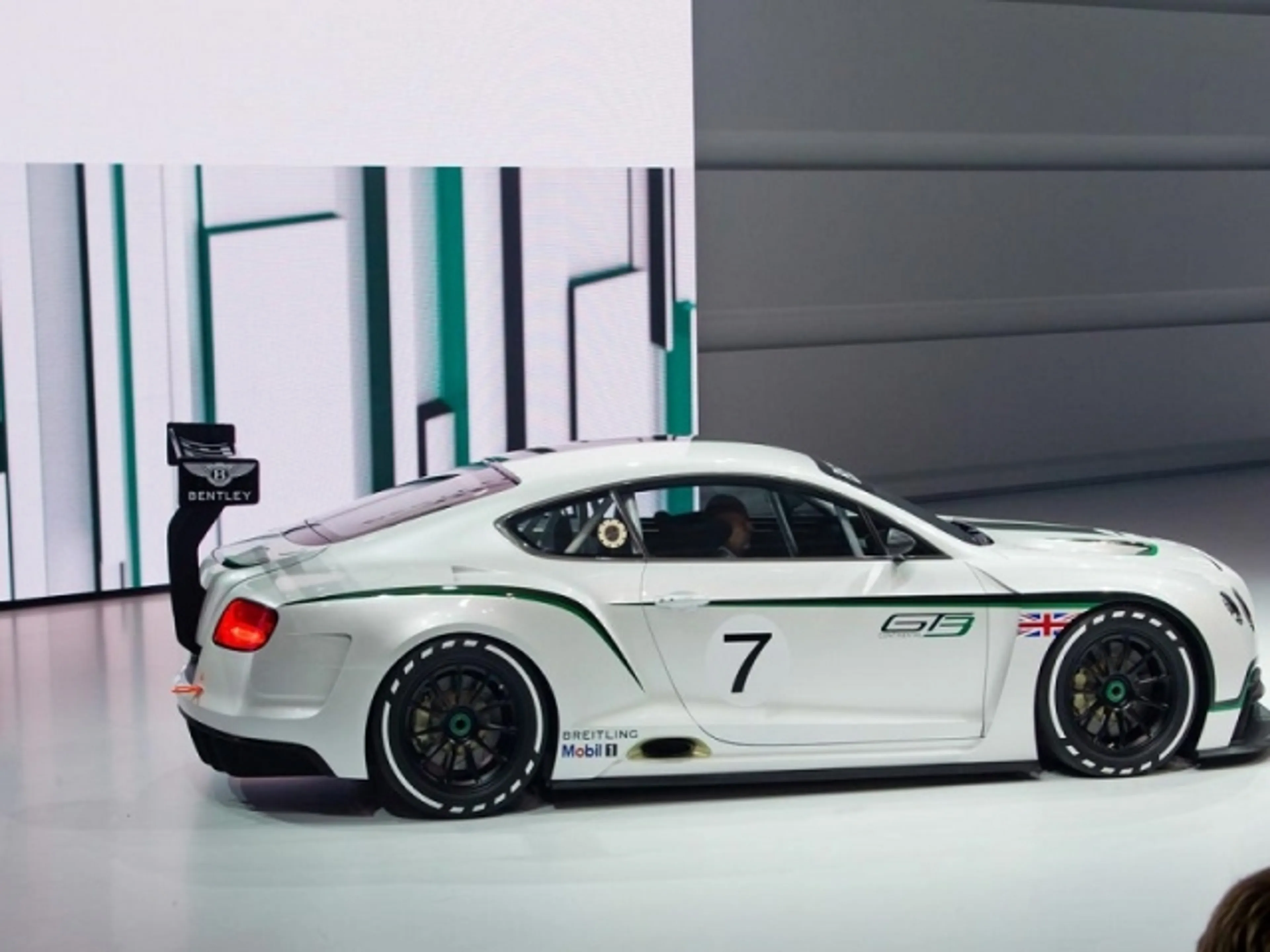 Капитал - Британцы показали Bentley Continental GT3 2013