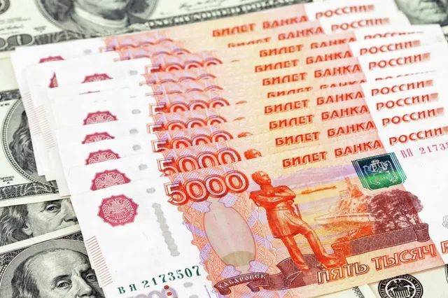 Чем выгодно падение рубля для казахстанских граждан?