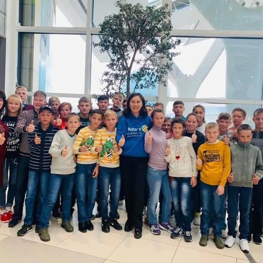 На фото:&nbsp;Баян Тойкебаева на благотворительных проектах «Ротари Клуба Астана»