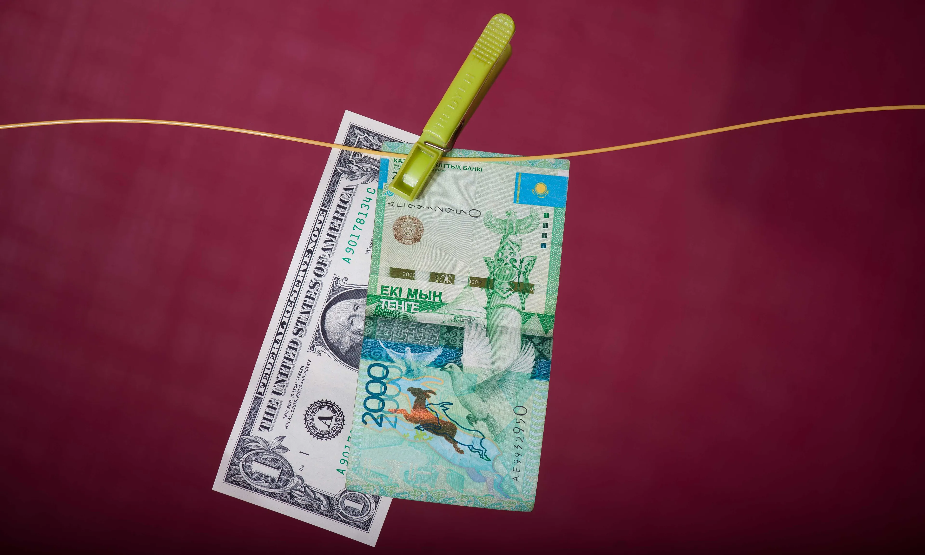 Капитал - Доллар закрыл торги на отметке в 331 тенге