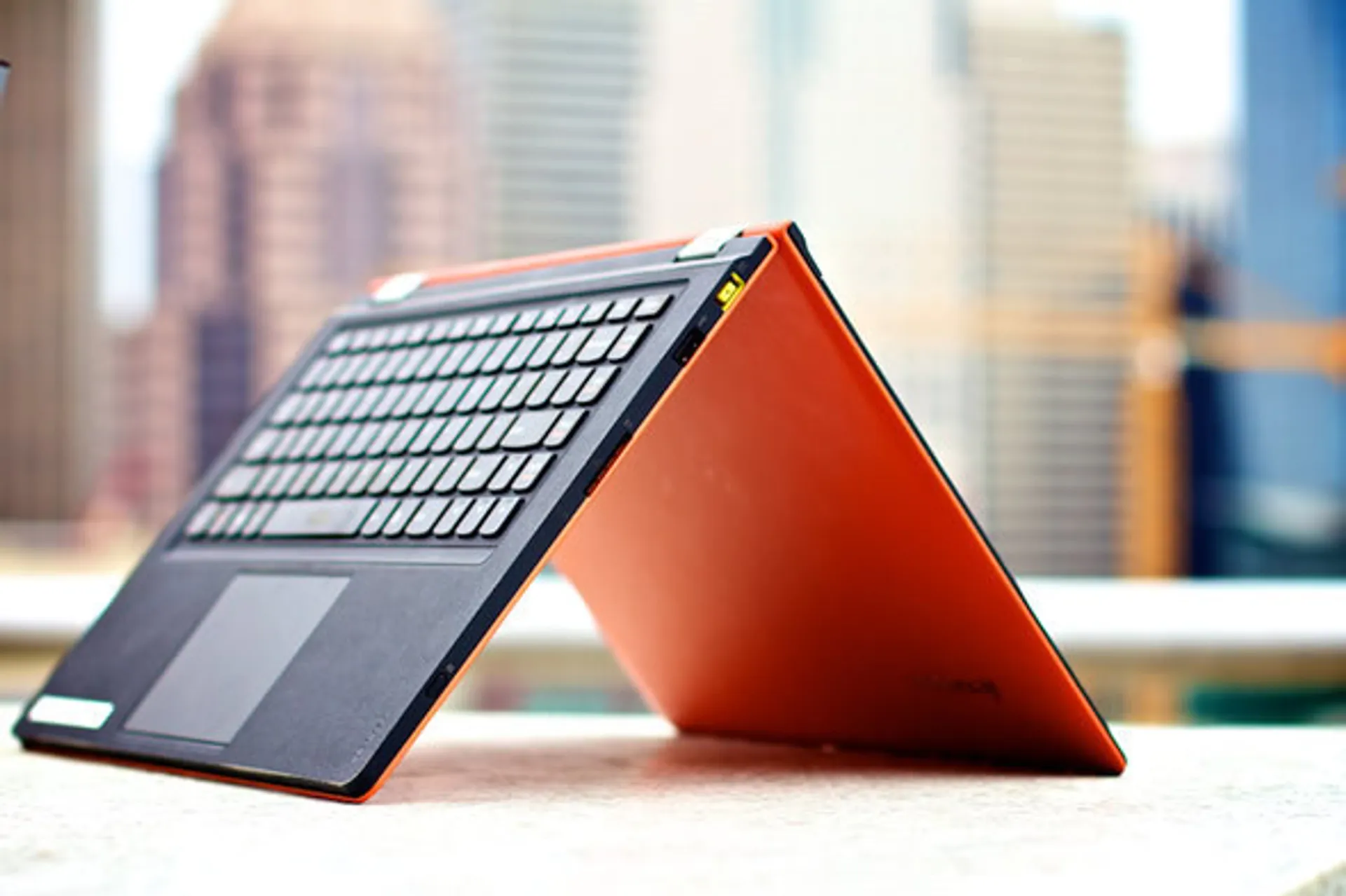 Капитал - Lenovo разрабатывает планшет Yoga