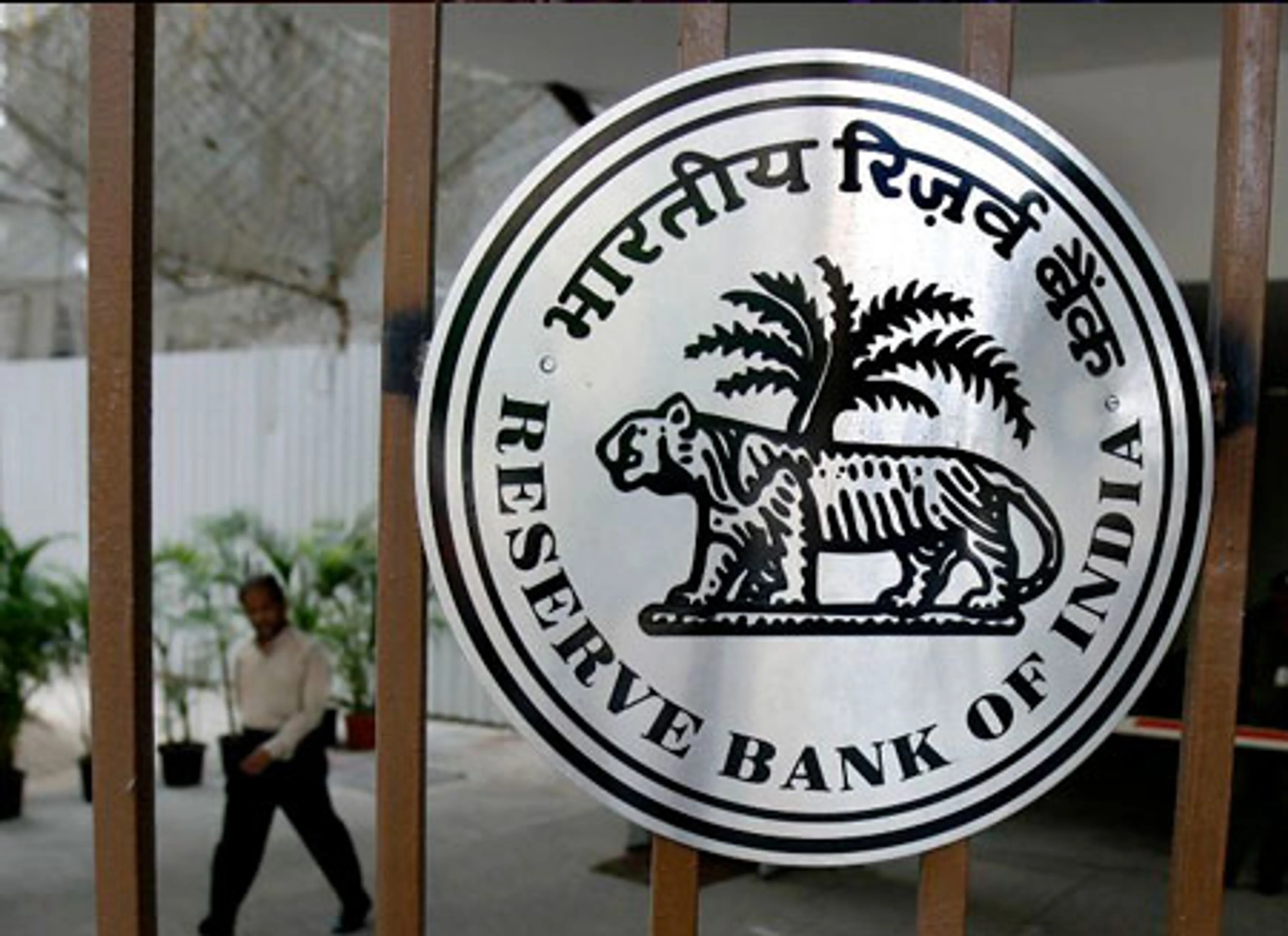 Капитал - Власти Индии не в силах сдержать падение рупии