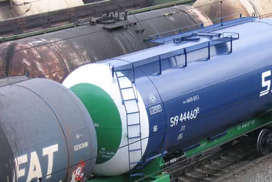 Казахстан темир жолы требует от Кыргызстана выплатить штраф