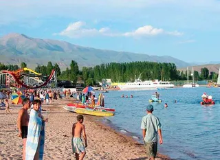 Капитал - На Иссык-Куле местные жители ворвались в пансионаты