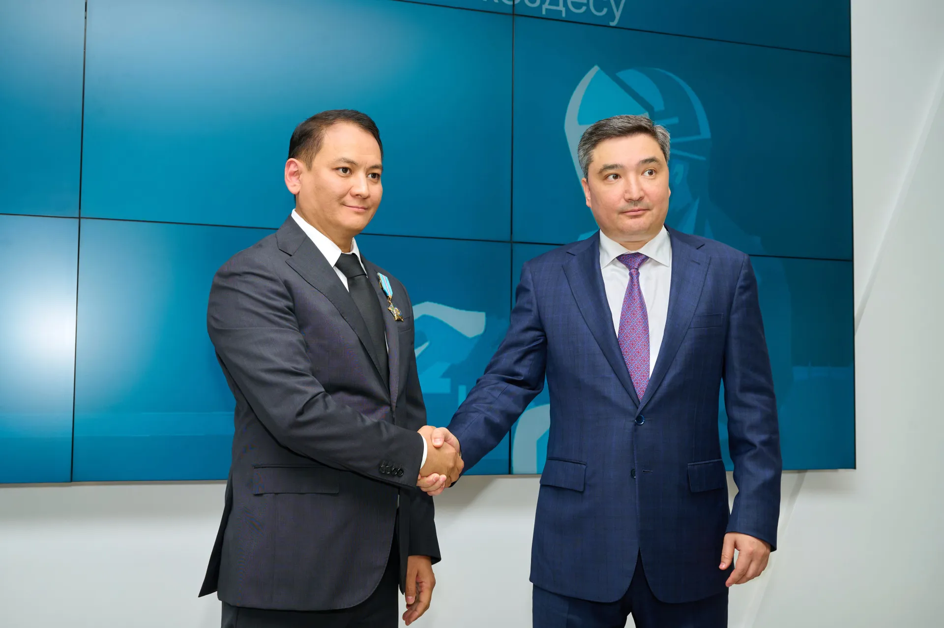 Капитал - Олжас Бектенов поздравил работников Казцинка с Днем металлурга