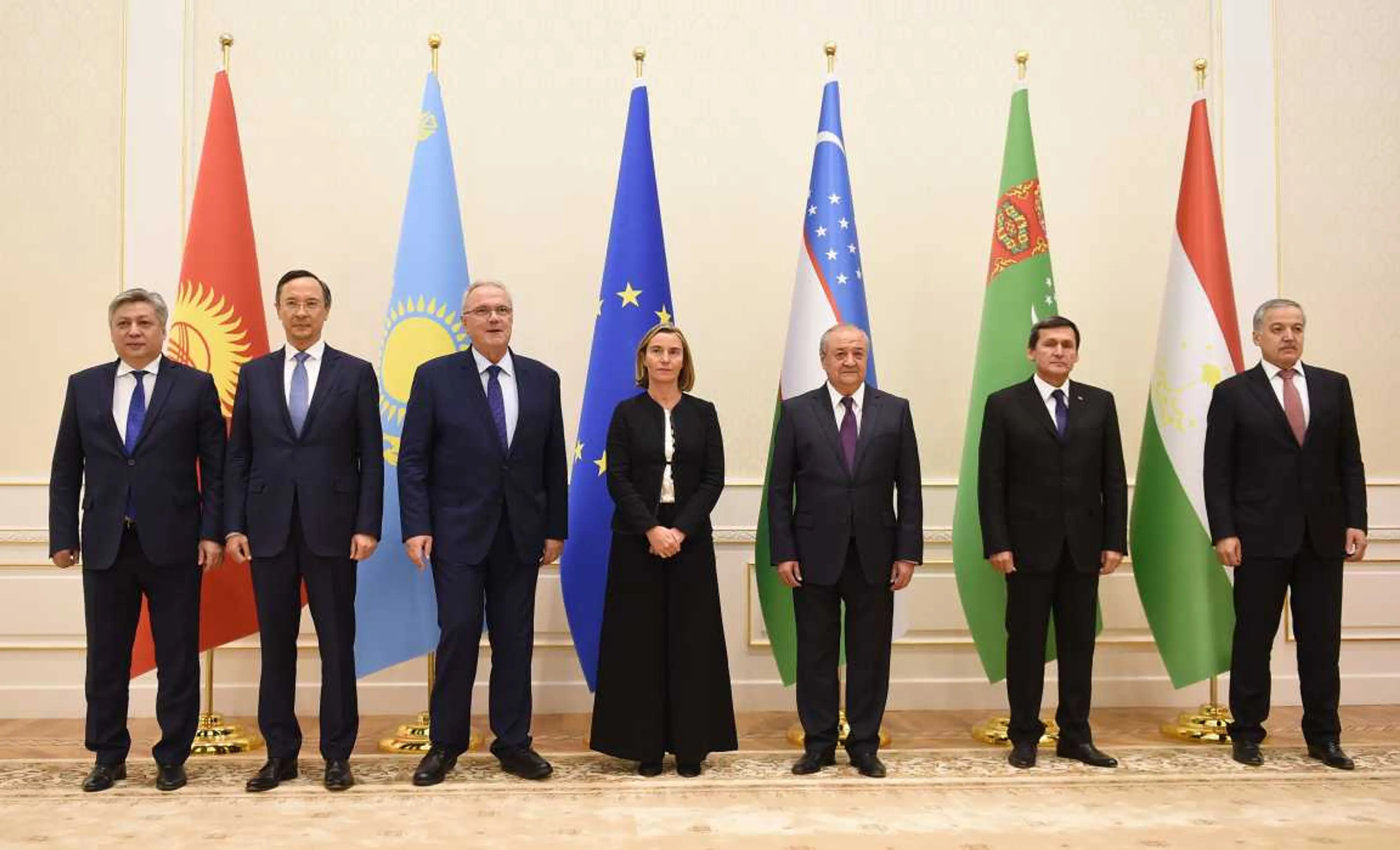 Капитал - МИД стран Центральной Азии приняли программу сотрудничества