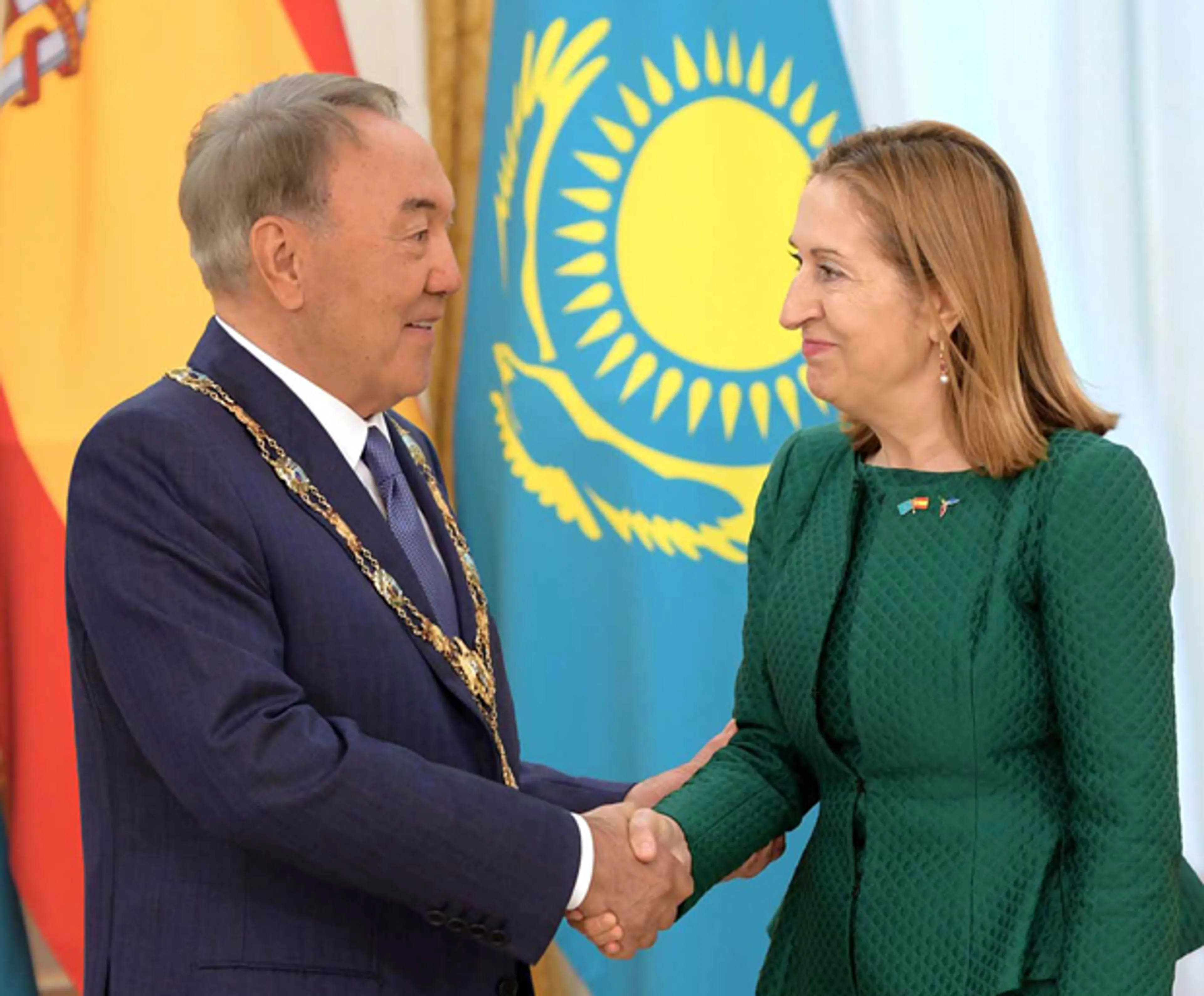 Капитал - Нурсултан Назарбаев награжден орденом Изабеллы Католической