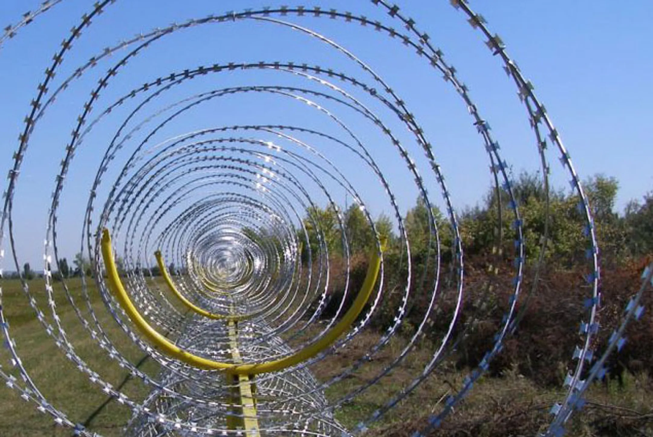 Украину от Крыма отгородят колючей проволокой - Image Kapital.kz