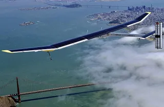 Капитал - Самолет на солнечных батареях возобновил полет