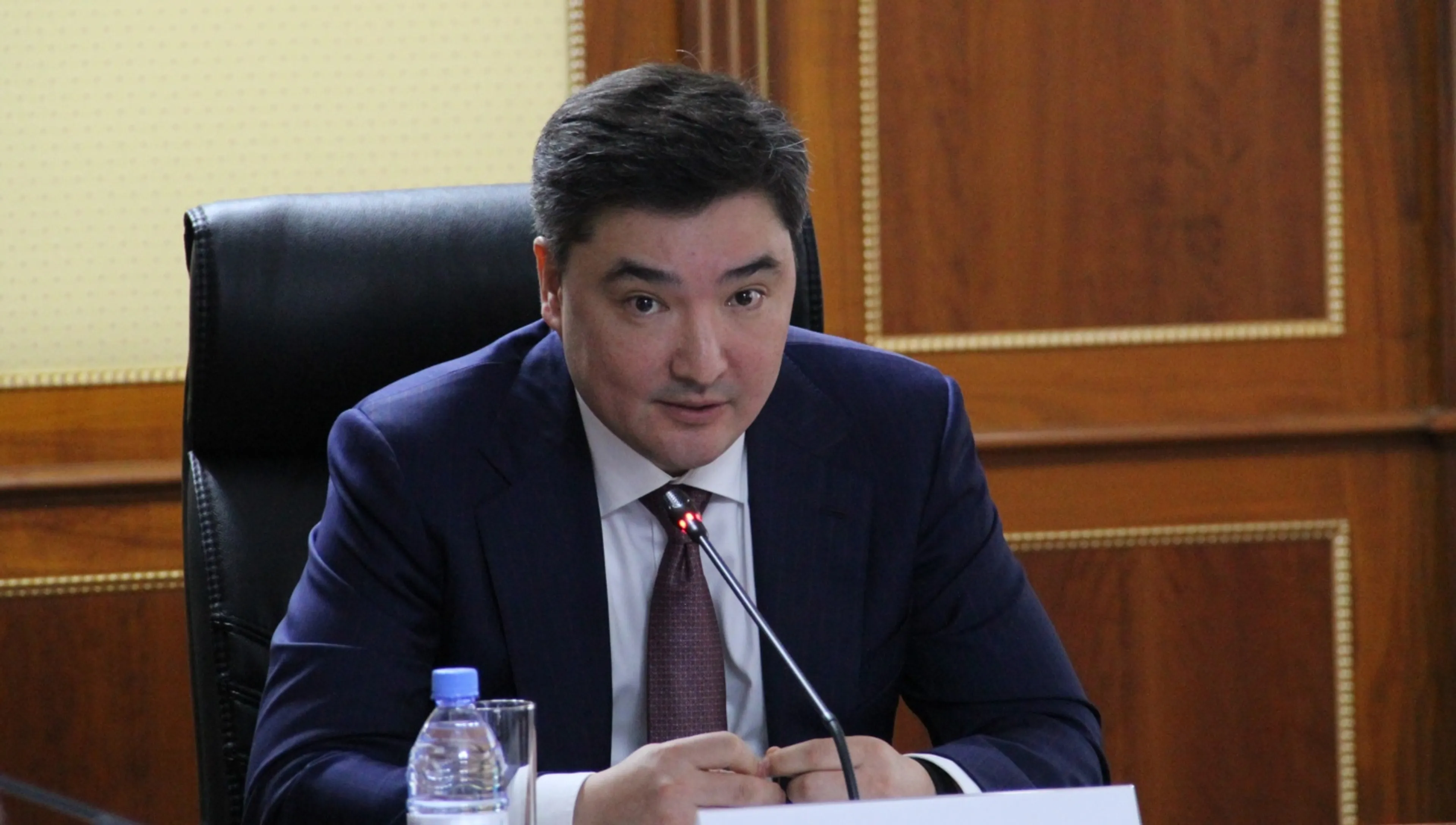 Капитал - Руководители коррупционеров обязаны уволиться в течение 10 дней