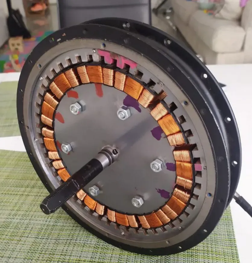 На фото:&nbsp;разрабатываемый электромотор 