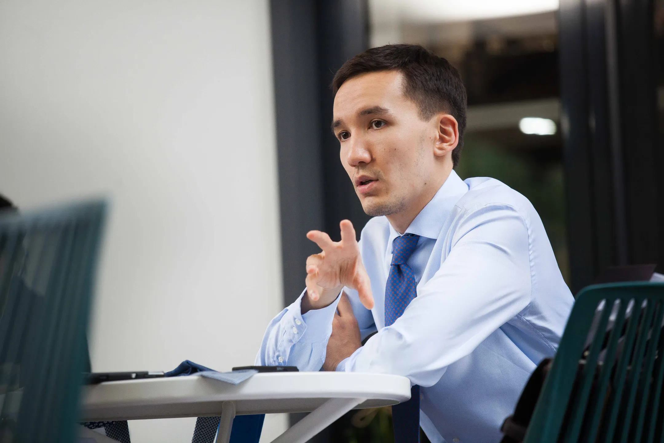 Как Intelligent одевает астанчан в галстуки - Image Kapital.kz