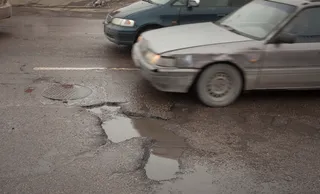 Капитал - В дорожных ямах обвинили движение земной коры