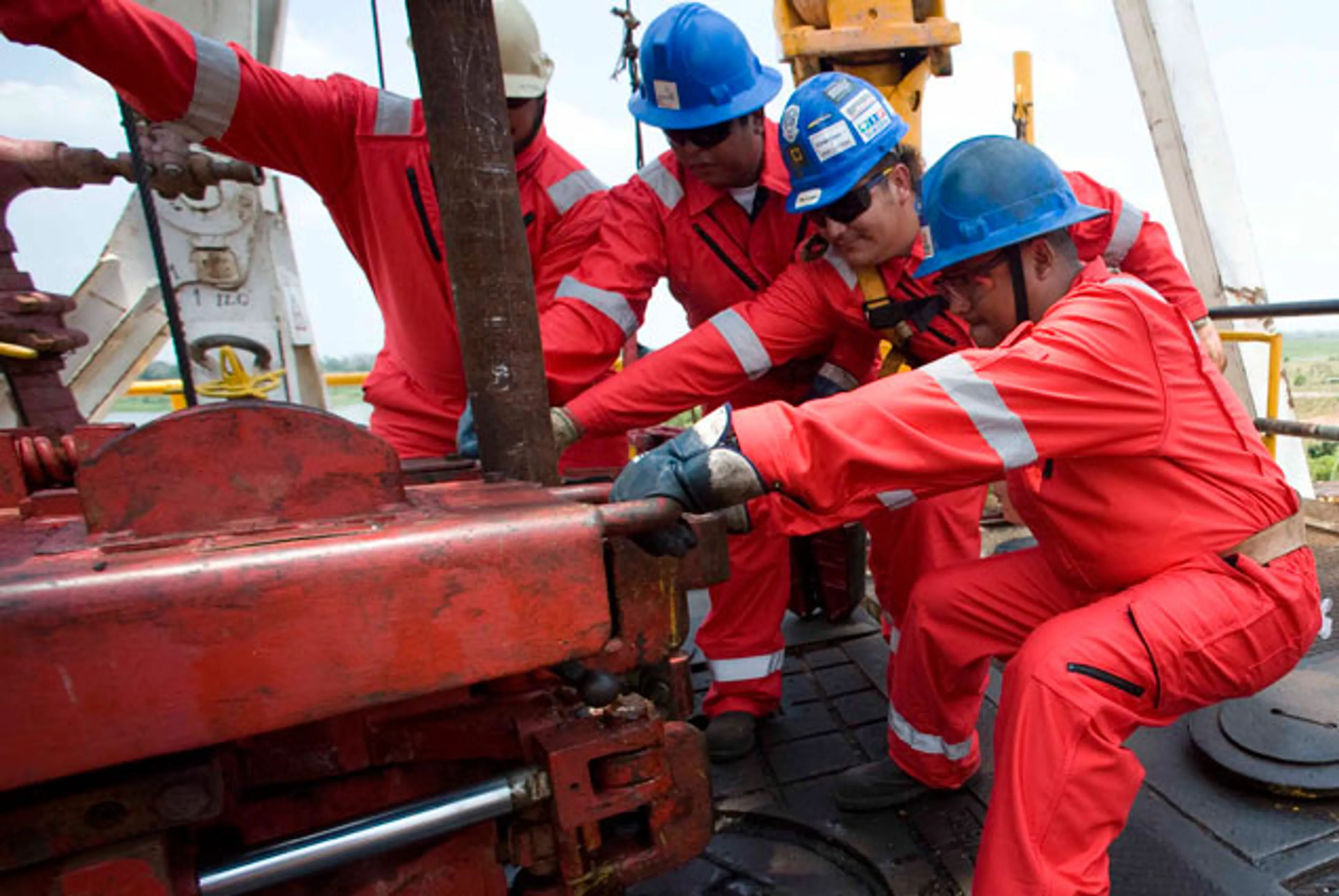 Капитал - Цена нефти марки Brent поднялась выше $53 за баррель