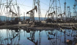 Капитал - США в апреле увеличат добычу сланцевой нефти