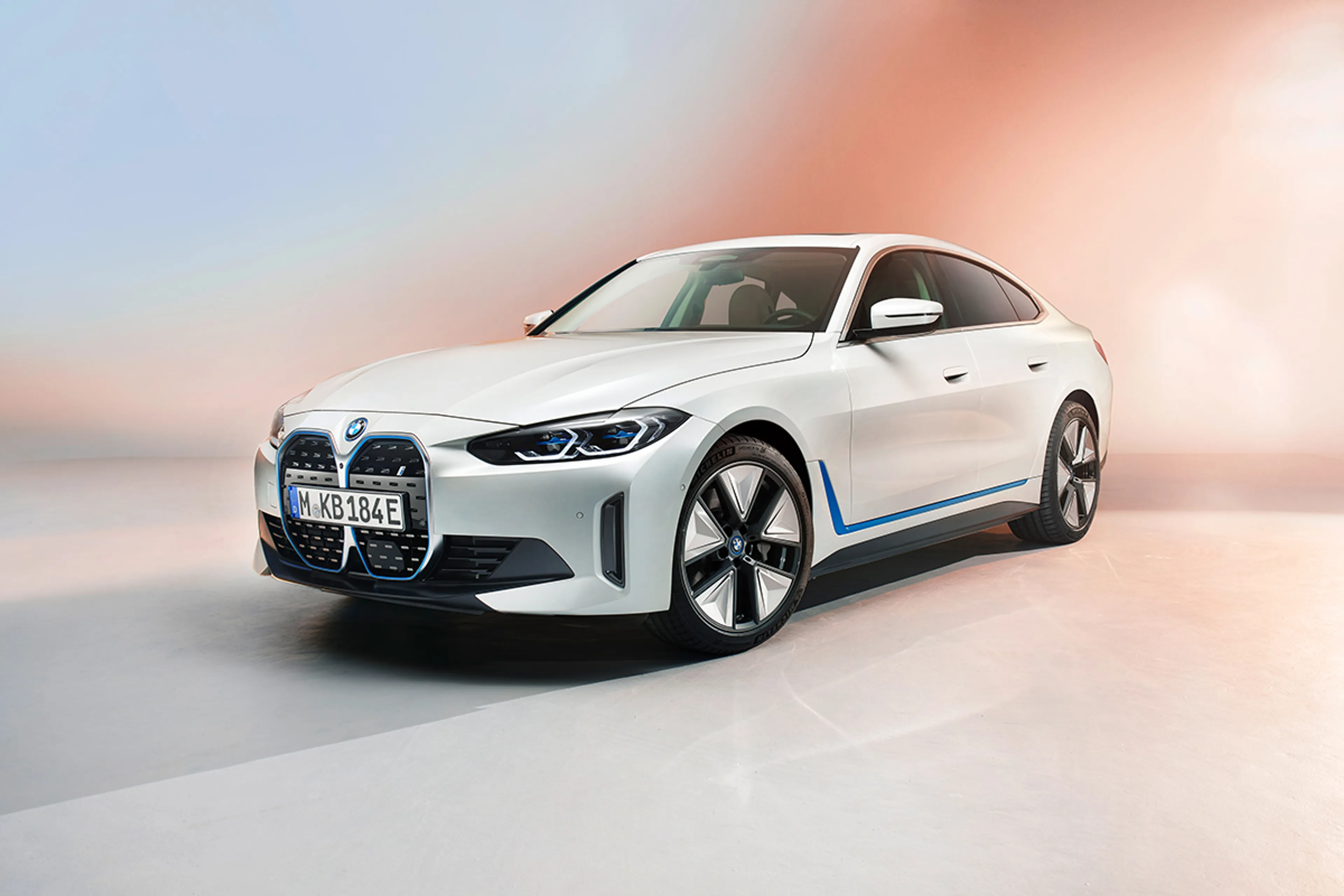 Капитал - Итоги продаж в РК за февраль, новое лого Renault и BMW i4