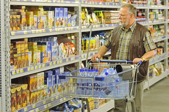 В январе казахстанцы потратили свыше 625 млрд тенге