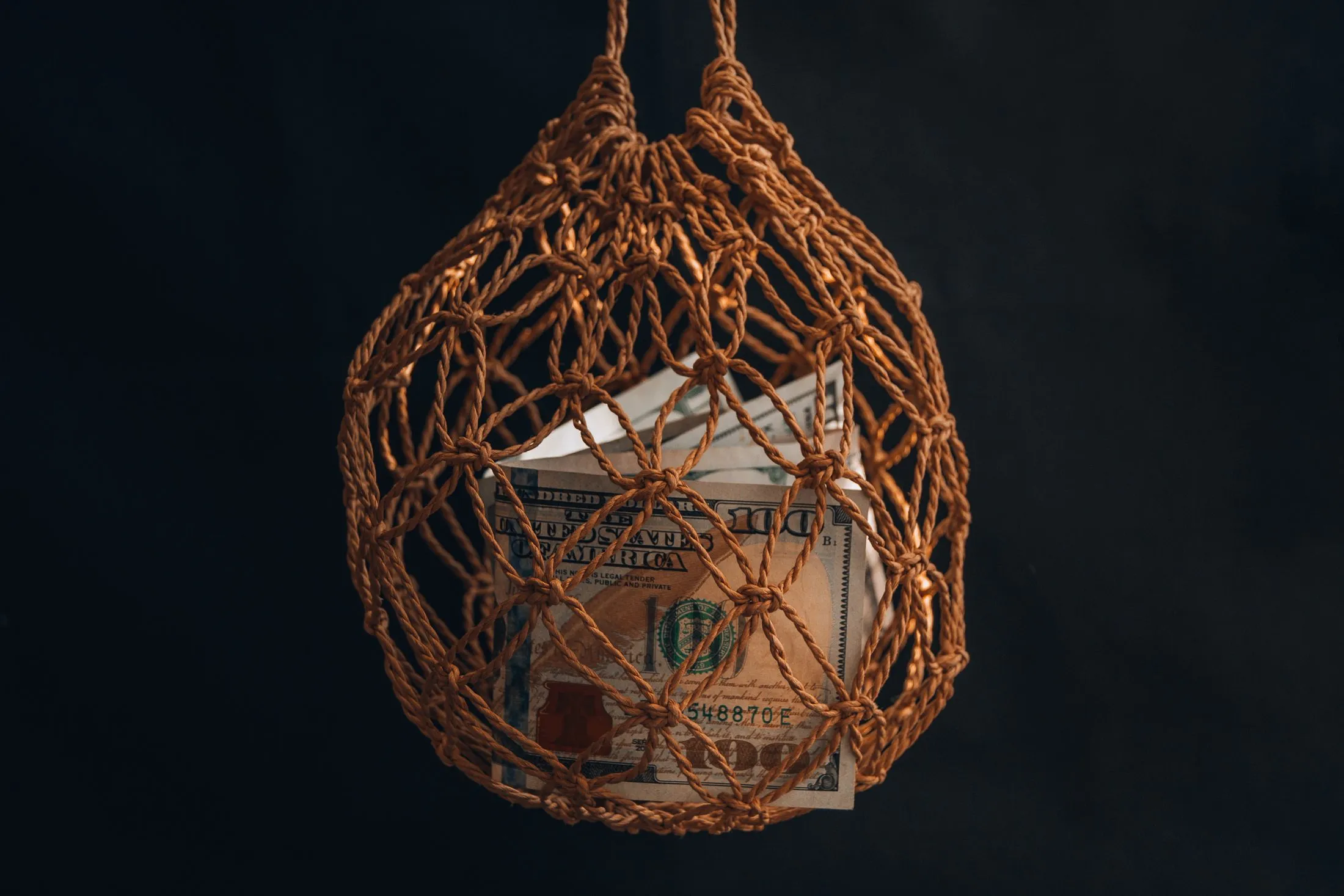 Расходы Нацфонда превысили поступления вдвое