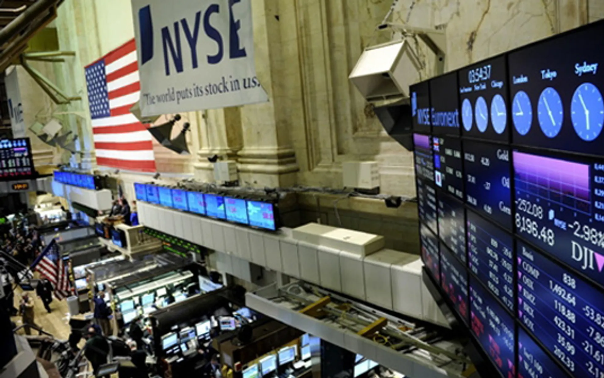 Капитал - Торги в Нью-Йорке завершились обвалом основных индексов