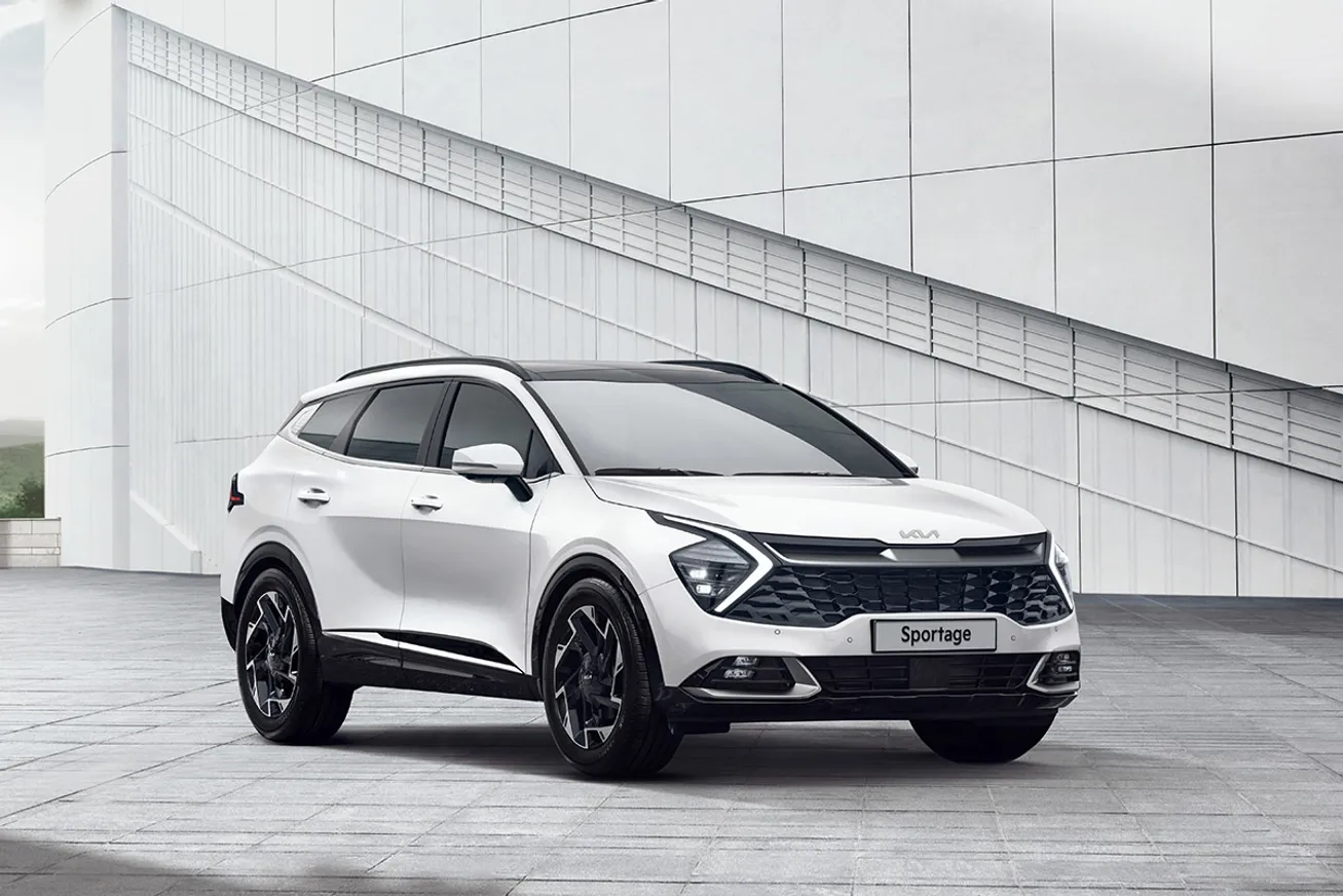 Land Cruiser 300, новый Sportage и готовый La Voiture Noire - фото kapital.kz