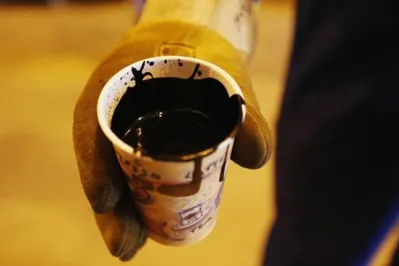 Нефть дорожает в связи со снижением запасов топлива в США