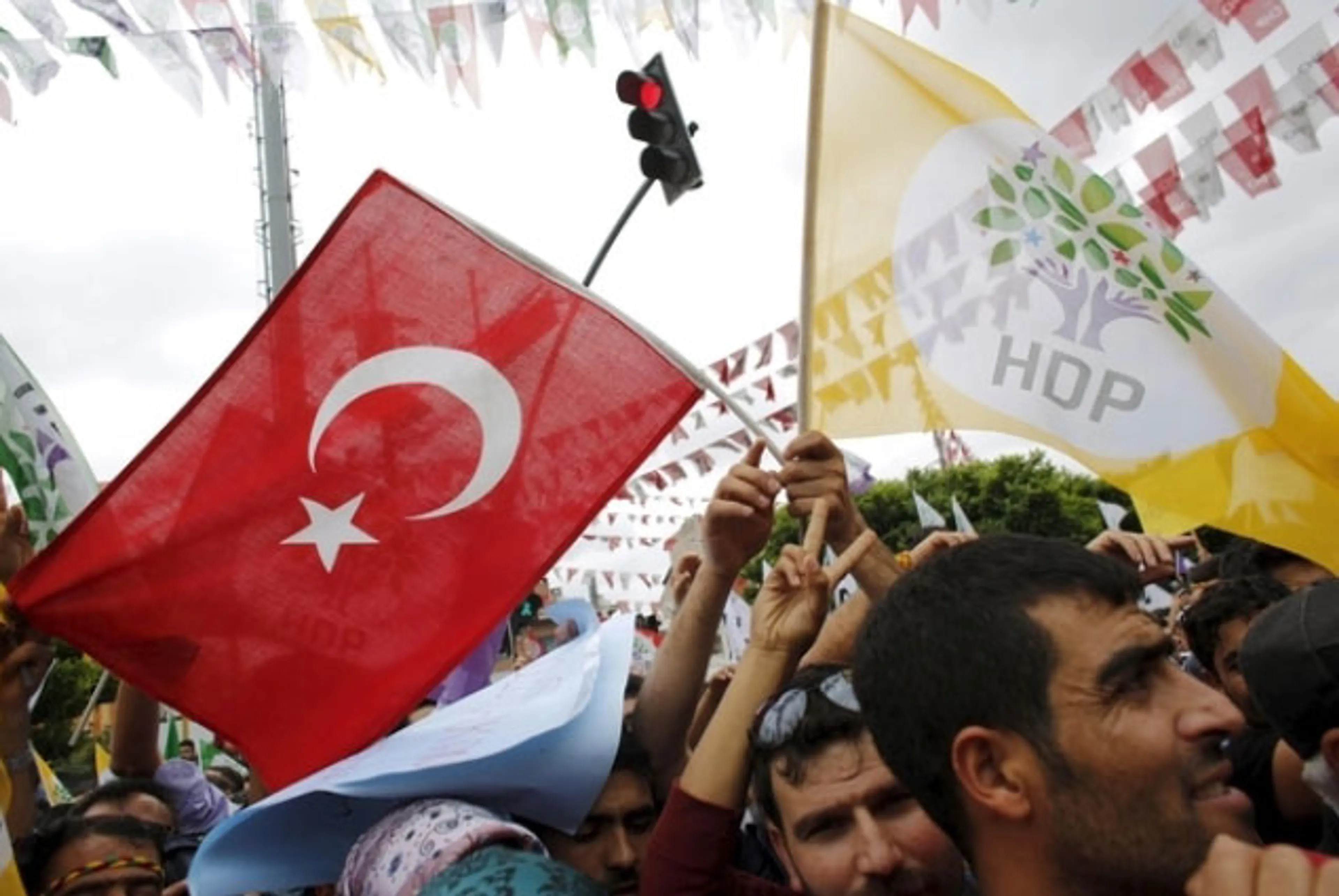 Капитал - Правящей партии Турции не удалось получить большинство голосов