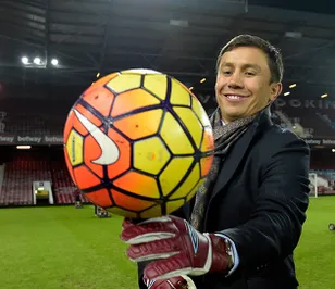 Геннадию Головкину вручили футболку клуба английской премьер-лиги