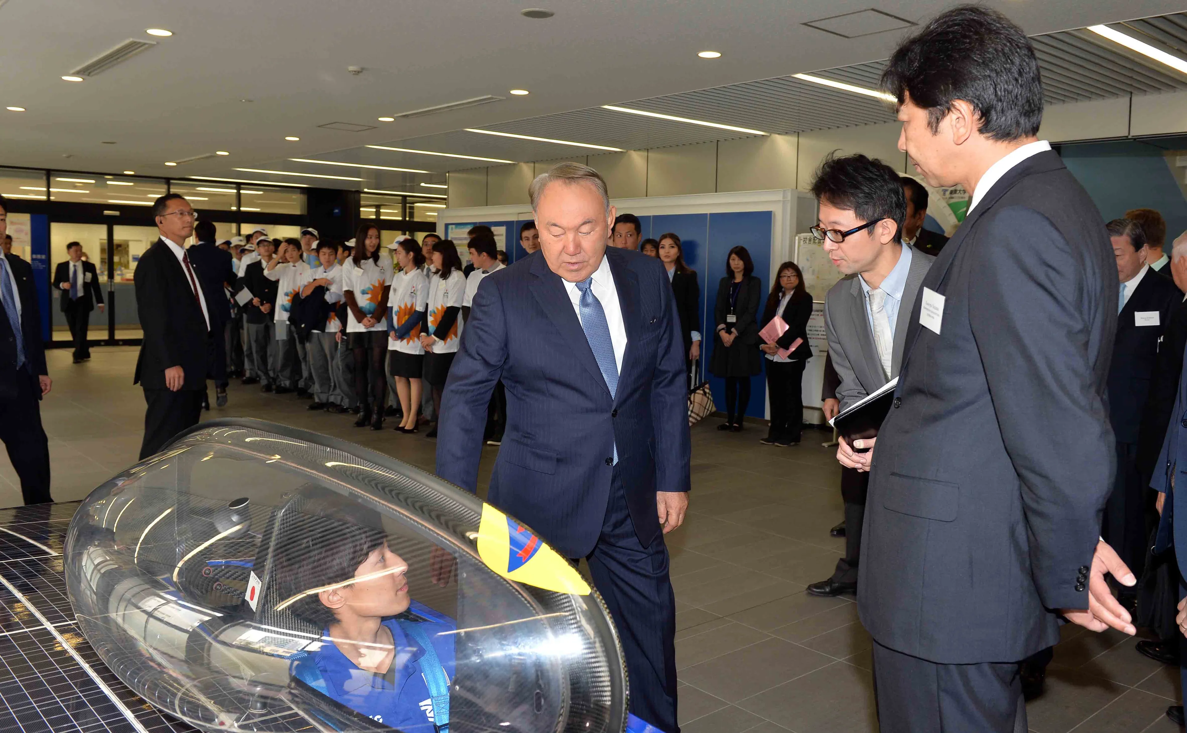 Капитал - Нурсултану Назарбаеву продемонстрировали солнцемобиль