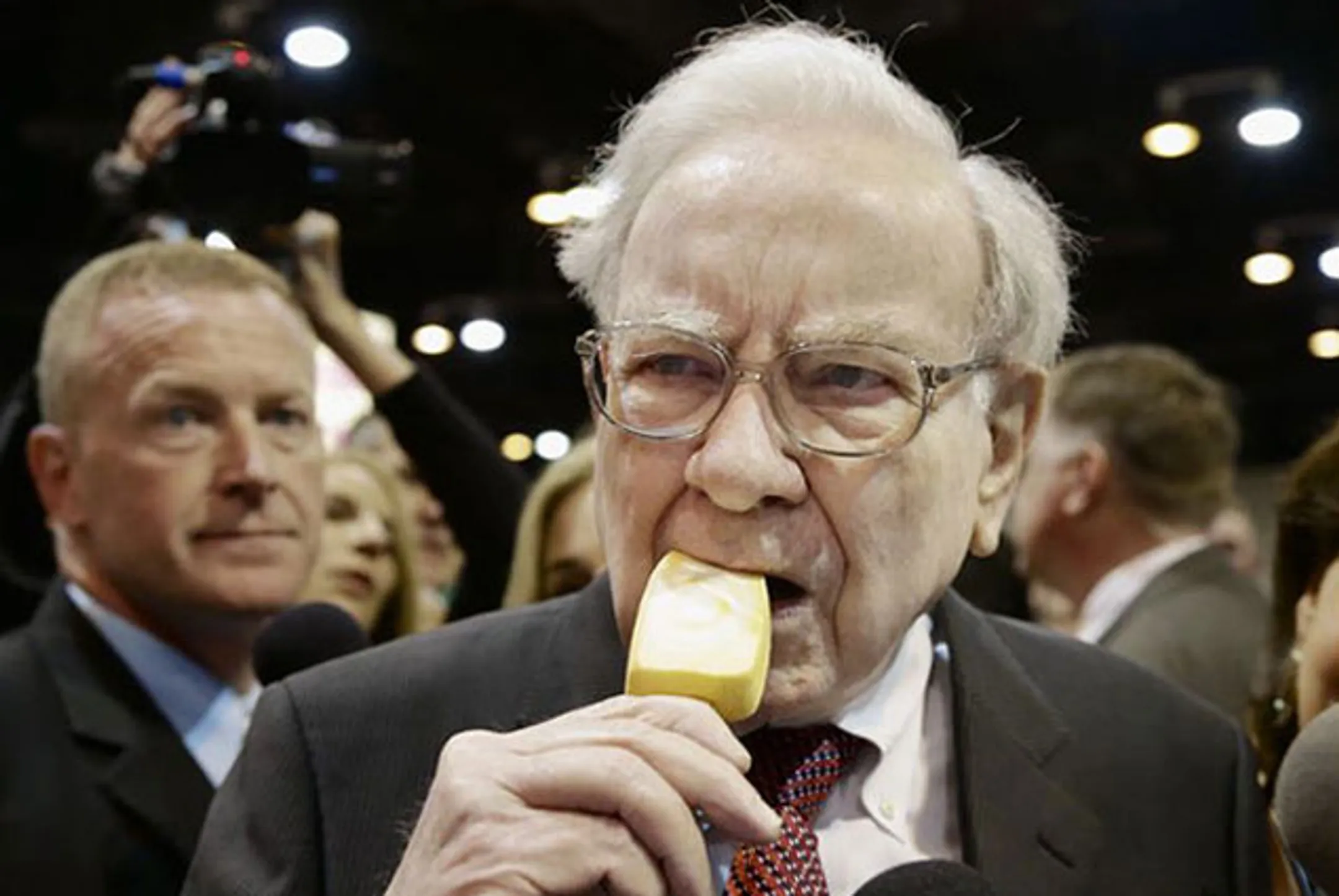 Обед с Уорреном Баффетом продали за $2,3 млн - Image Kapital.kz