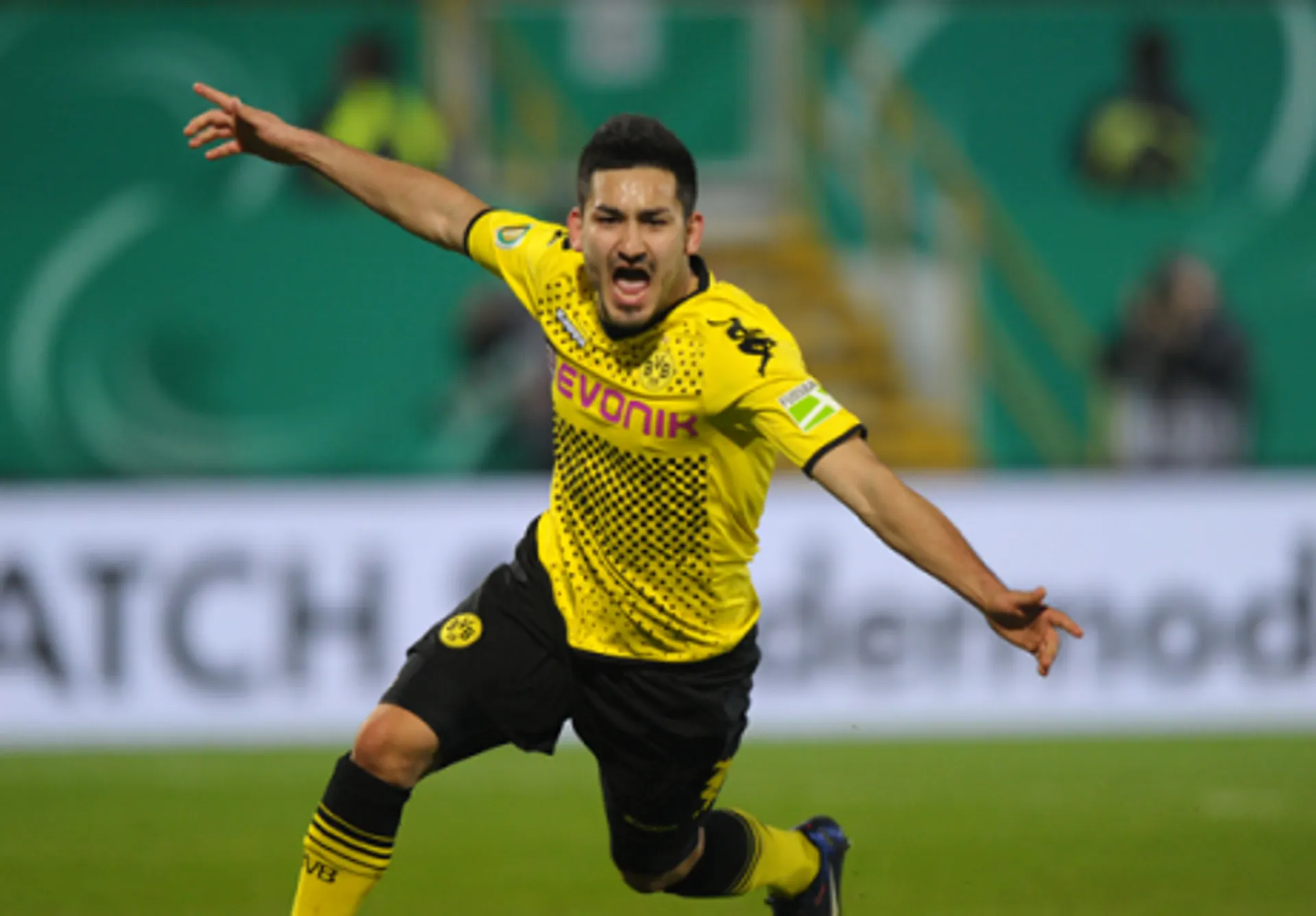 Капитал - Гюндоган продлил контракт с «Боруссией»