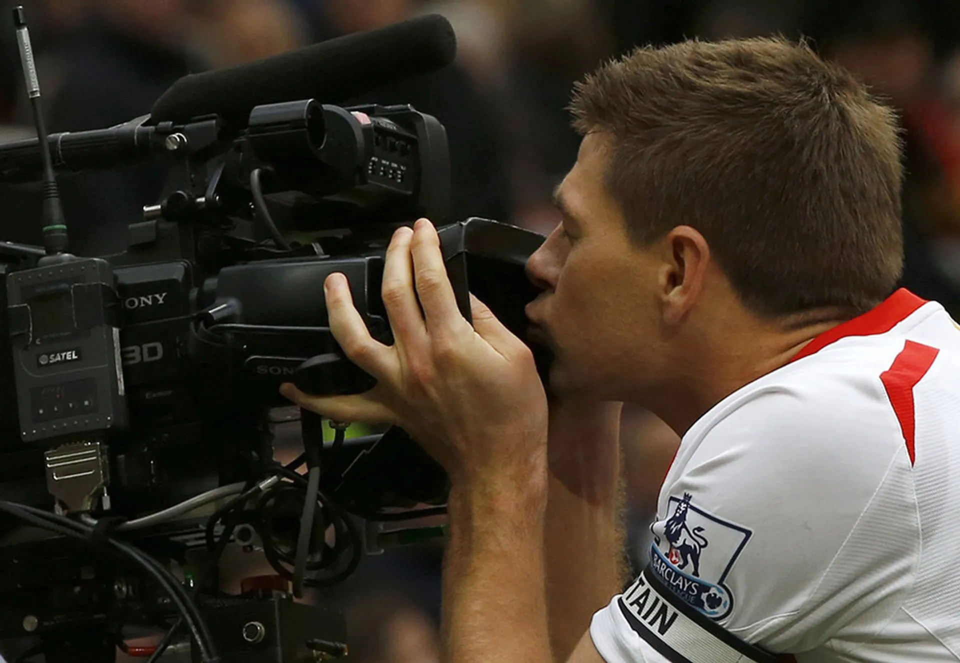 Капитал - В европейских футбольных чемпионатах сыграны матчи очередных туров