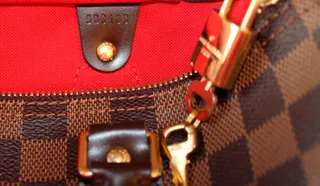 Капитал - За подделку брендов торговцы Алматы оштрафованы на 3 млн тенге