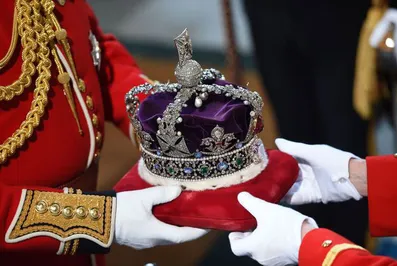 Адвокат из Пакистана требует от Елизаветы II отдать бриллиант из короны