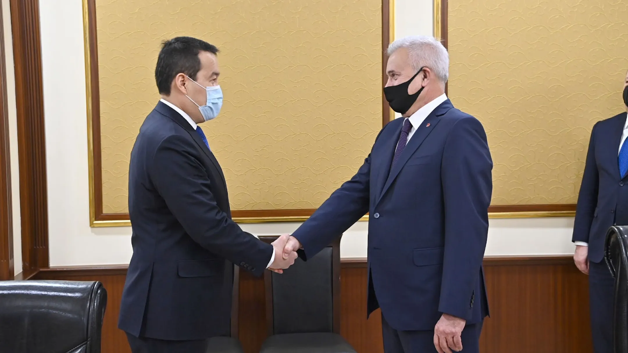 Лукойл в Казахстане должен максимально привлекать местные кадры - Image Kapital.kz