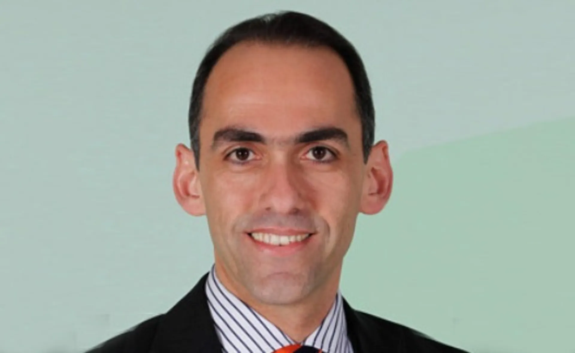 Капитал - Кипр ослабит контроль над зарубежными банками