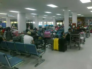 Капитал - Казахстанские туристы не могут вылететь из Таиланда