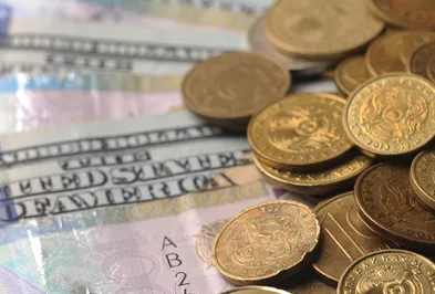 На утренних торгах доллар подорожал