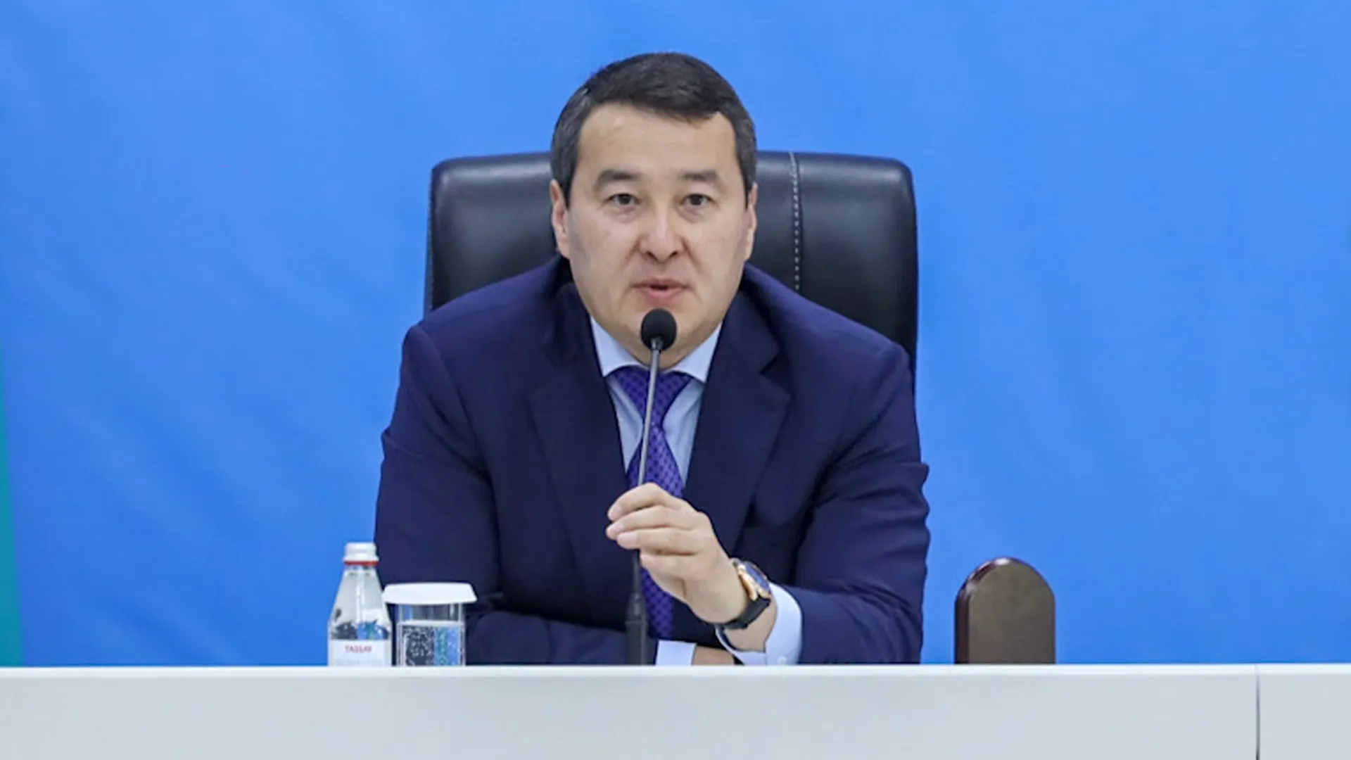 Капитал - Алихан Смаилов дал новому акиму Алматинской области ряд поручений