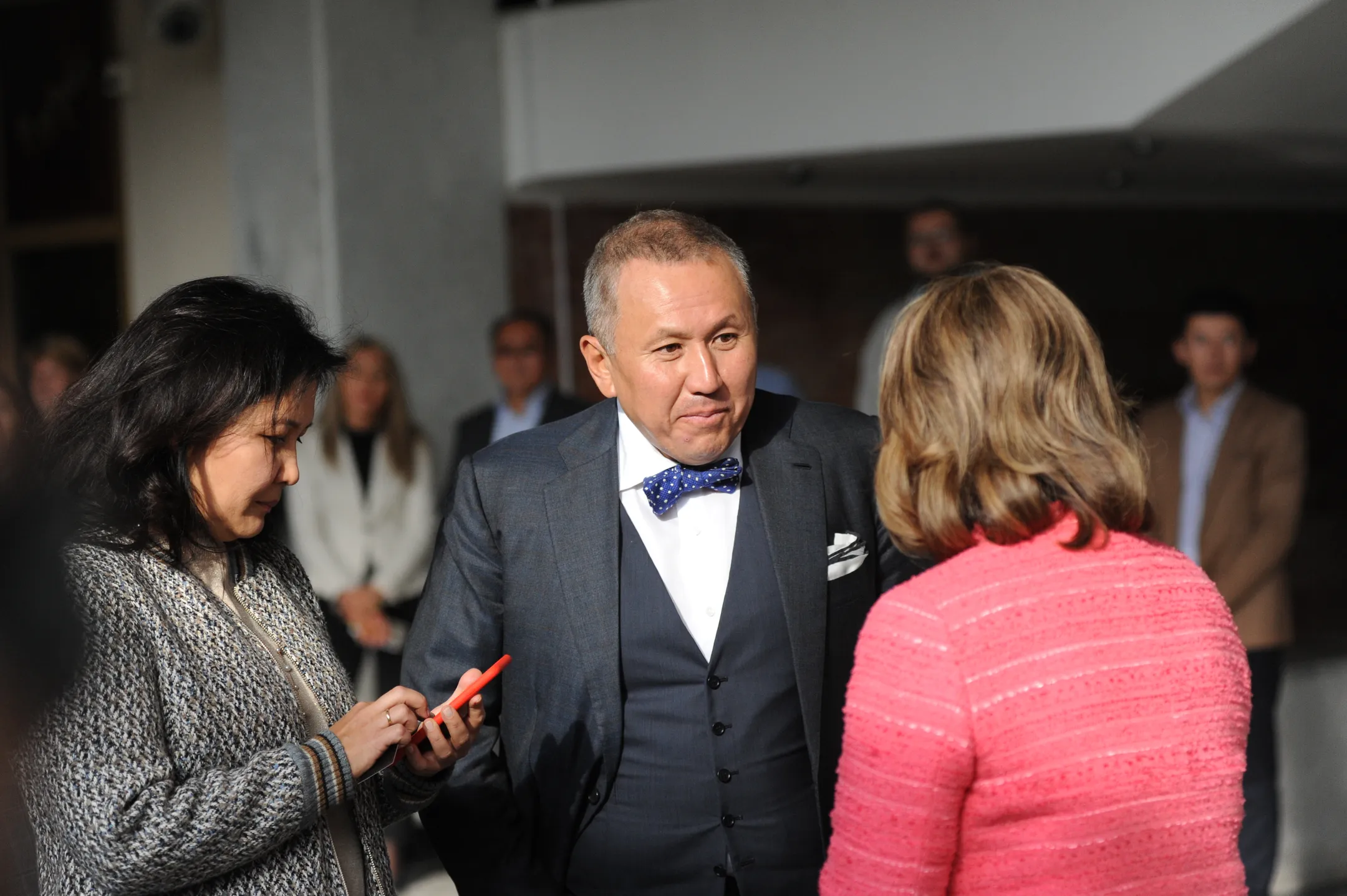 Нурлан Смагулов подарил музею имени Кастеева картину Энди Уорхола - Image Kapital.kz