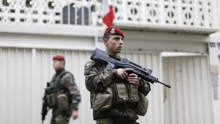 Капитал - Франция увеличит военные расходы на 40%