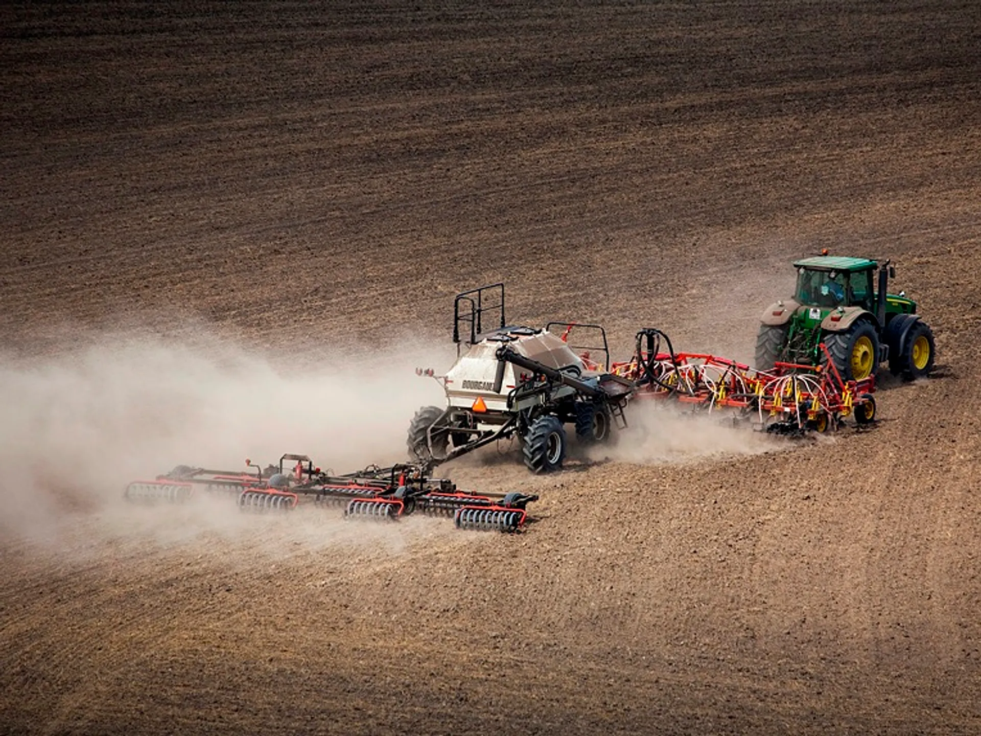 Капитал - КазАгро увеличивает финансирование посевной