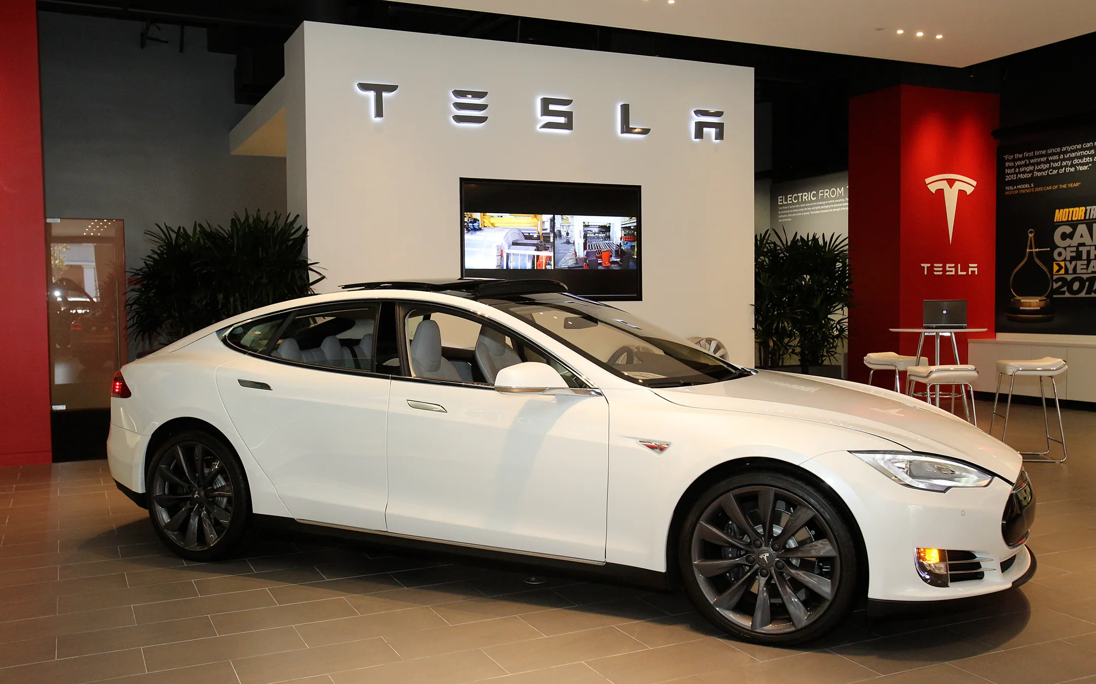Tesla расширяет штат - Image Kapital.kz