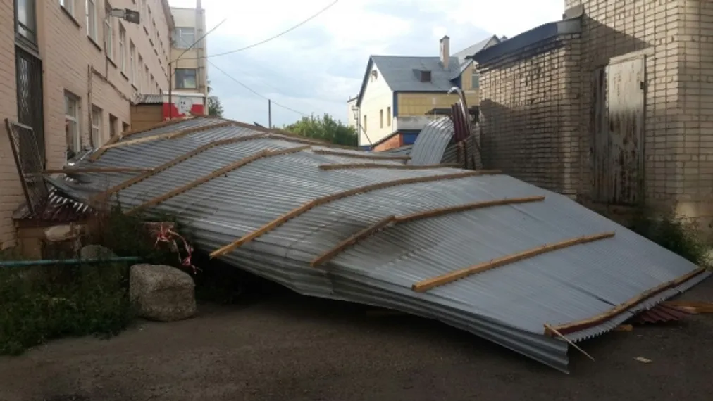 Капитал - На Усть-Каменогорск обрушился мощный ураган