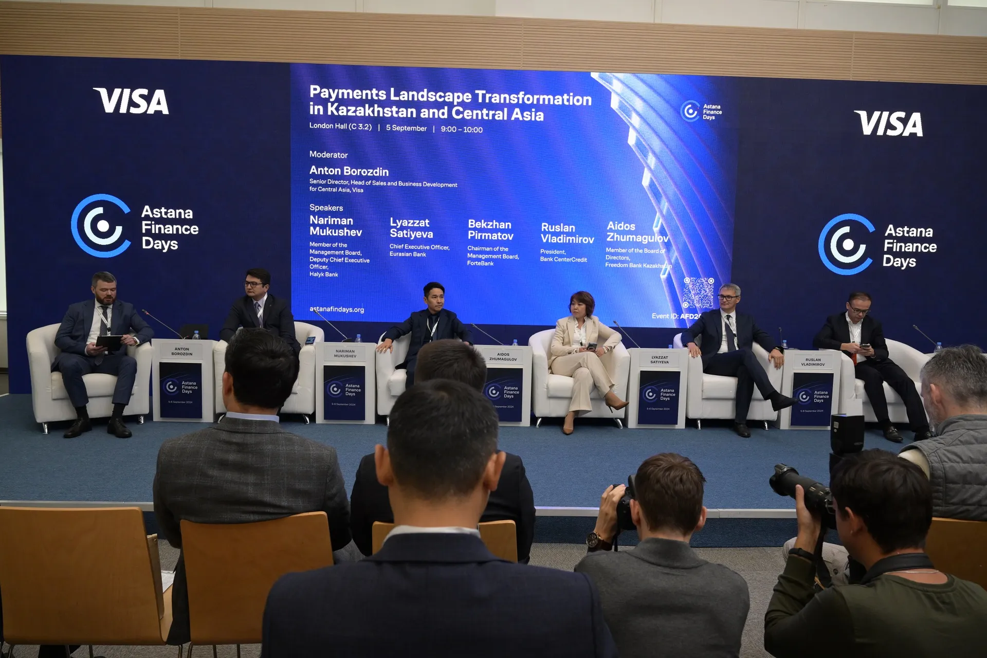 Капитал - Премиальные карты: необычные привилегии, которые отличают банки