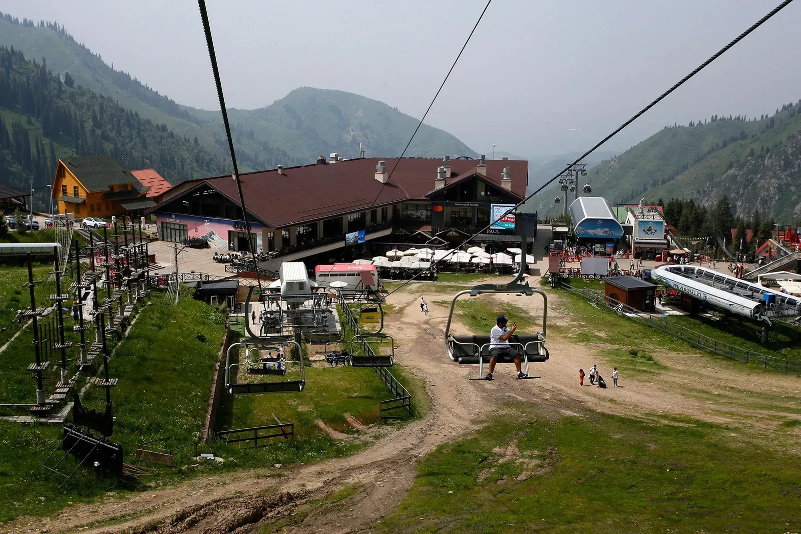 Казахстан вошел в топ-5 стран по росту бронирований отелей туристами КНР